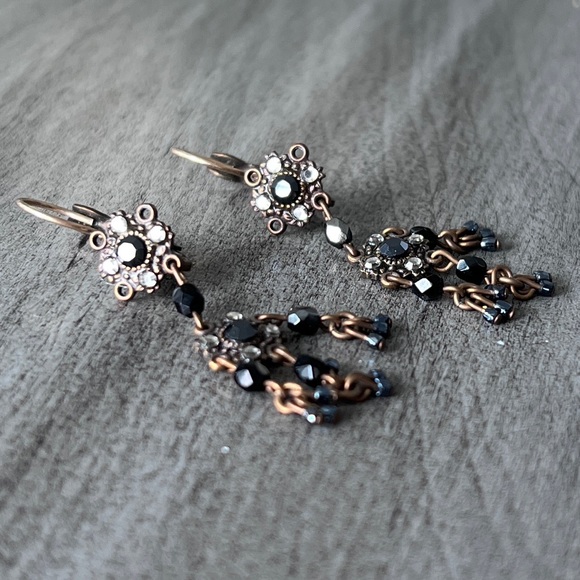 1928 Vintage Look Crystal Dangle Earrings - Picture 3 of 3